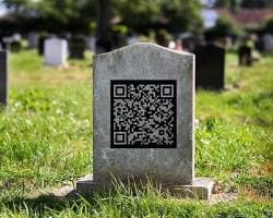 QR Kodlu Dijital Anıt Sistemi: Sevdiklerinizin Sesi ve Fotoğrafı Mezar Taşında